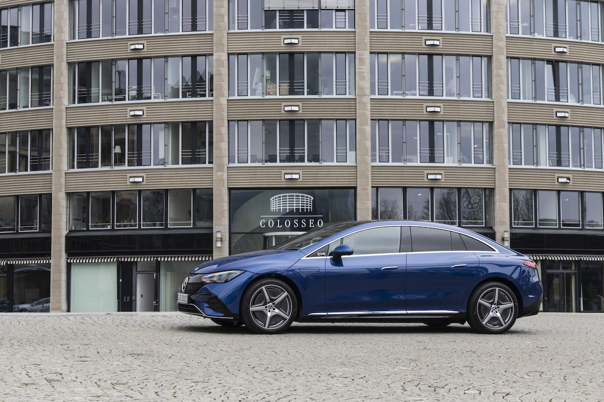 Mercedes-EQ EQE: la storica berlina con la Stella in chiave elettrica Mercedes-EQ EQE: la storica berlina con la Stella in chiave elettrica