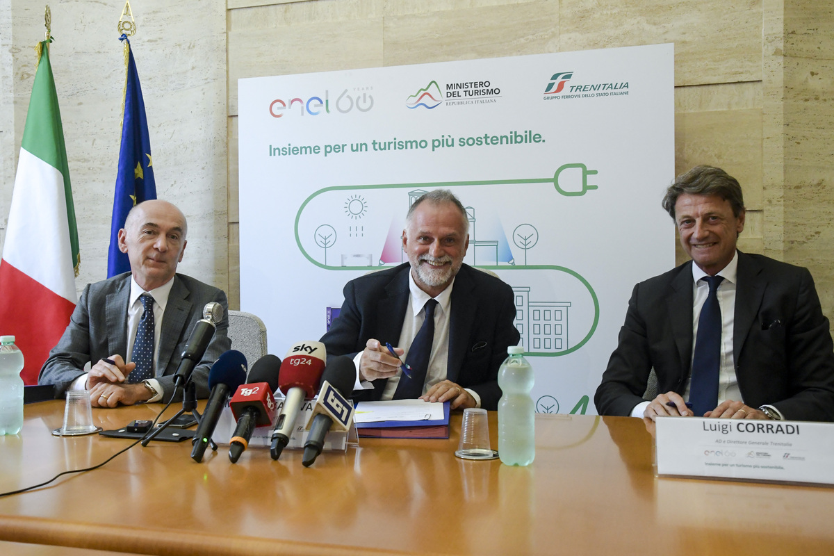 Trenitalia, Enel e Ministero insieme per il turismo sostenibile Trenitalia, Enel e Ministero insieme per il turismo sostenibile