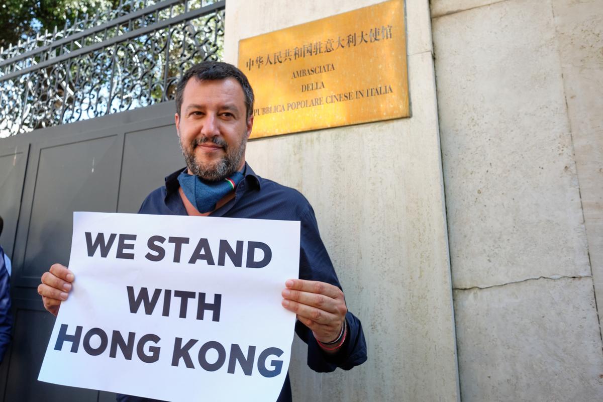 Salvini voleva andare anche in Cina. La Verità vs La Stampa: “Scoop rubato” Salvini voleva andare anche in Cina. La Verità vs La Stampa: “Scoop rubato”