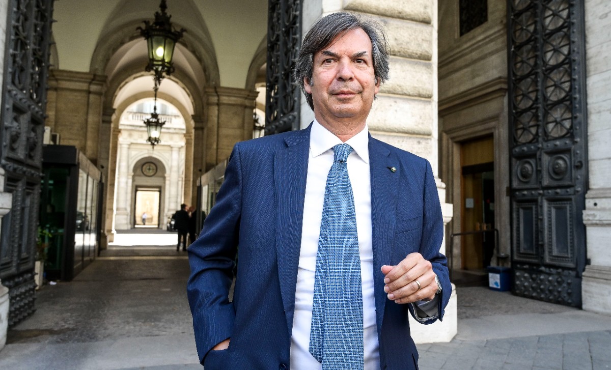 Intesa, Messina nel semestre incassa 2,3 mld di utile: confermati i target Intesa, Messina nel semestre incassa 2,3 mld di utile: confermati i target