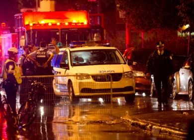 Fa scudo al figlio e muore investito da uno scooter. Tragedia a Bitonto