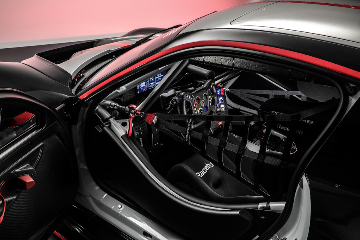 Porsche alza il sipario sulla 911 GT3 R di ultima generazione Porsche alza il sipario sulla 911 GT3 R di ultima generazione