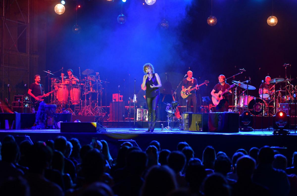 La Mannoia in concerto a Jesi: “è ora di scendere in piazza” La Mannoia in concerto a Jesi: “è ora di scendere in piazza”