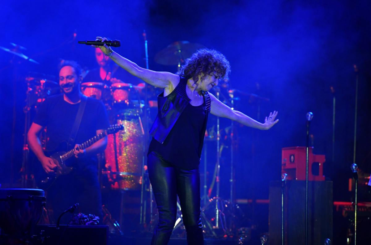 La Mannoia in concerto a Jesi: “è ora di scendere in piazza” La Mannoia in concerto a Jesi: “è ora di scendere in piazza”