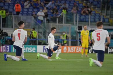 Black Lives Matter, calcio inglese: stop all’inginocchiamento prima di giocare