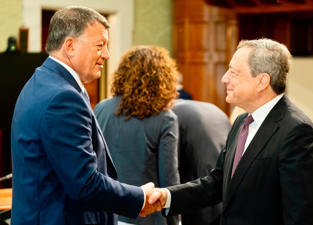 Gli Aiuti di Draghi sono 6 € lordi al mese. I sindacati: “Roba da vergognarsi”