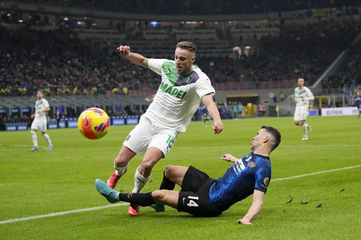 Calciomercato Milan: Frattesi, Fofana, Sarr… la verità sui colpi rossoneri Calciomercato Milan: Frattesi, Fofana, Sarr… la verità sui colpi rossoneri