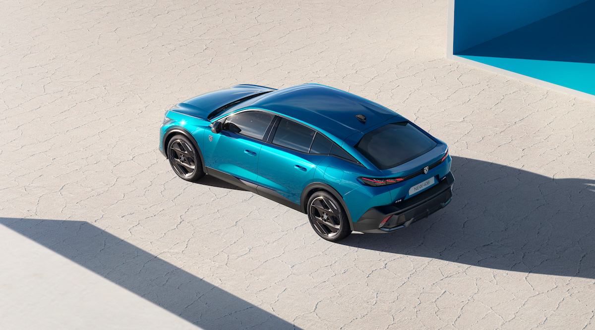 Nuova PEUGEOT 408 viene esposta al Louvre-Lens. Nuova PEUGEOT 408 viene esposta al Louvre-Lens.