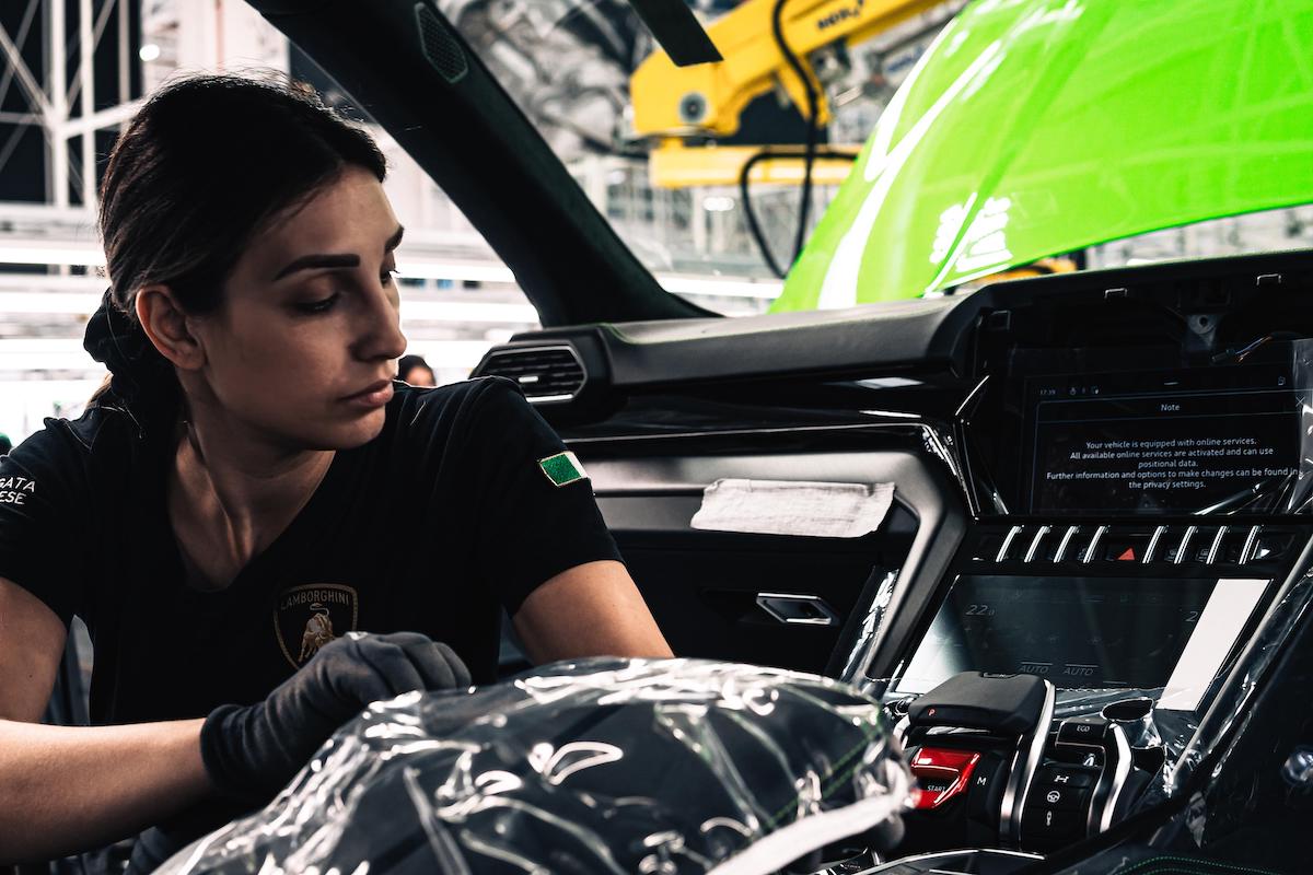 Lamborghini conferma il trend positivo di inizio anno con un nuovo record Lamborghini conferma il trend positivo di inizio anno con un nuovo record