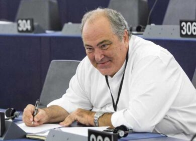 Calenda perde la testa: sfida Zingaretti ma è suo alleato in Regione Lazio