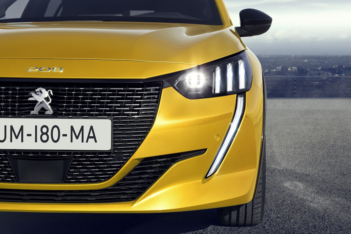 Lo stile di Peugeot passa dalla sua firma luminosa Lo stile di Peugeot passa dalla sua firma luminosa