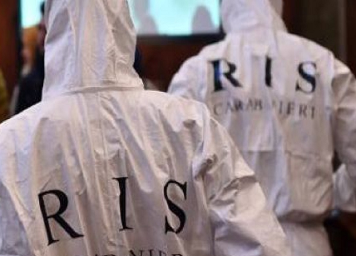 Venezia, colpisce l’ex moglie con la balestra e poi si uccide. Lei grave Venezia, colpisce l’ex moglie con la balestra e poi si uccide. Lei grave