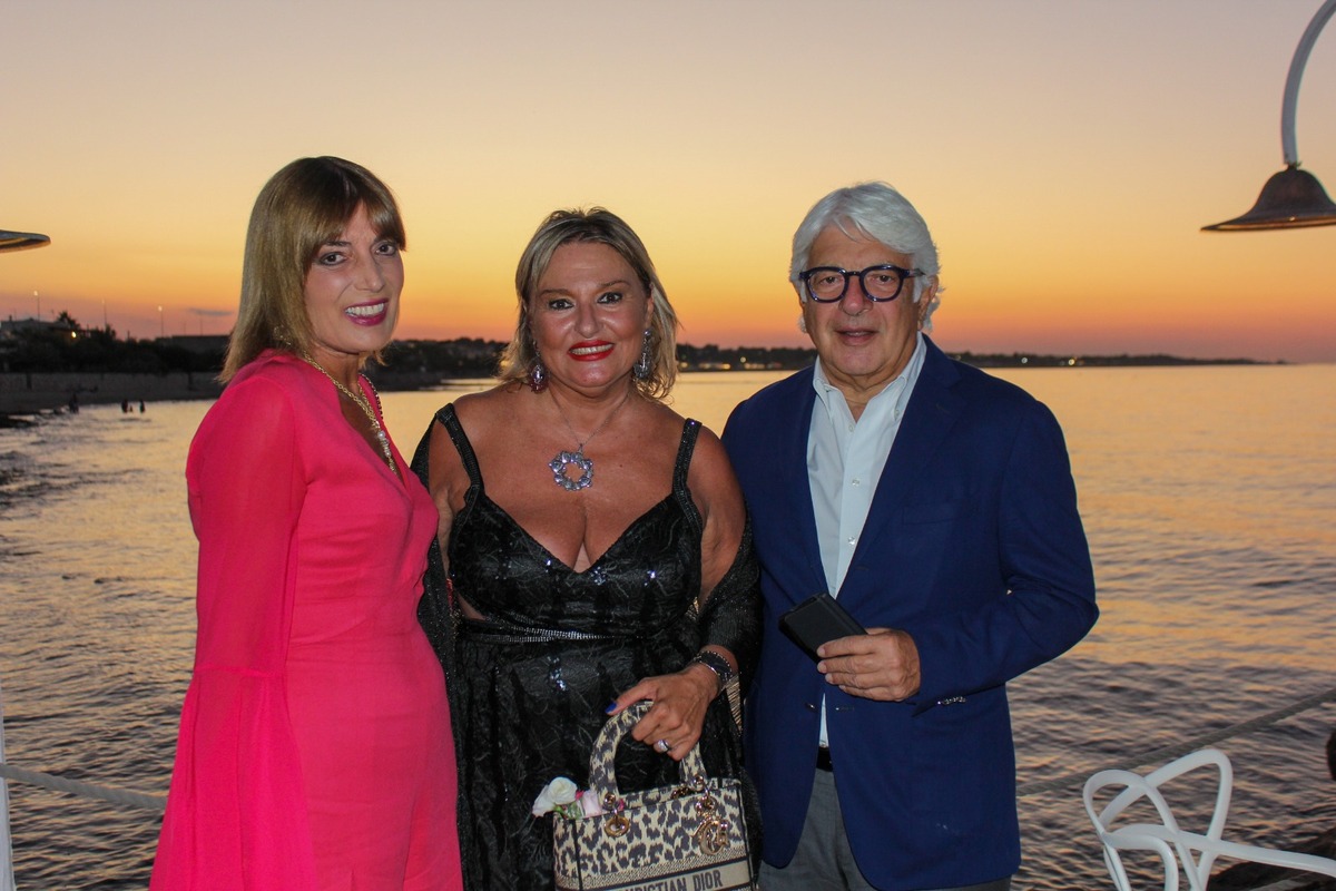 Estate 2022, tutti pazzi per la Puglia: i party vip dicono addio a Porto Cervo Estate 2022, tutti pazzi per la Puglia: i party vip dicono addio a Porto Cervo