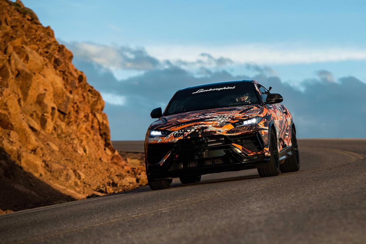 La nuova Lamborghini Urus batte i record alla Pikes Peak La nuova Lamborghini Urus batte i record alla Pikes Peak