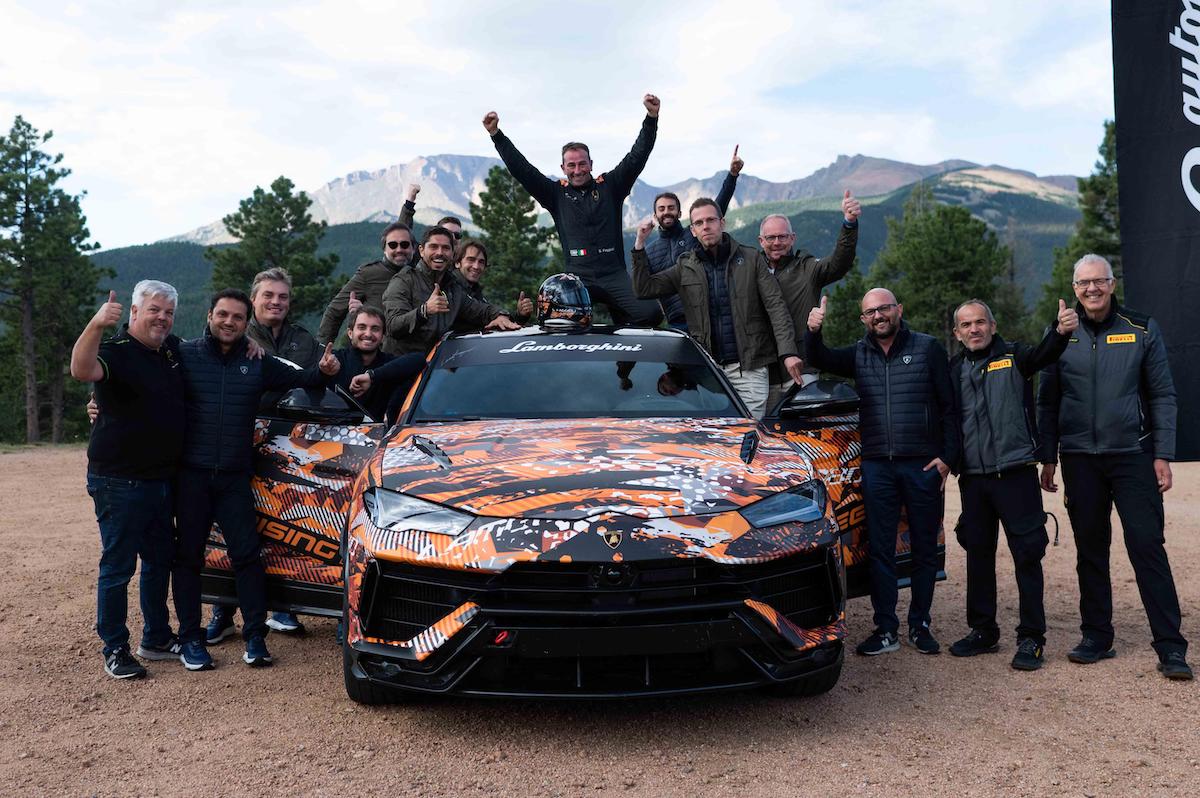La nuova Lamborghini Urus batte i record alla Pikes Peak La nuova Lamborghini Urus batte i record alla Pikes Peak