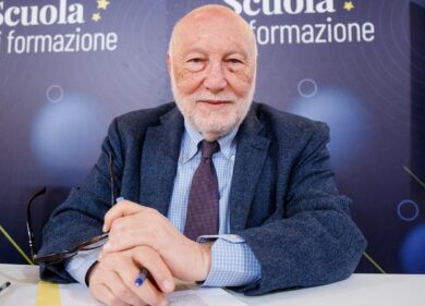 De Masi si scaglia contro Grillo: il prof trombato ha perso il senno