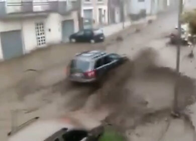 Monteforte Irpino, bomba d’acqua e colate di fango per le strade:città in tilt