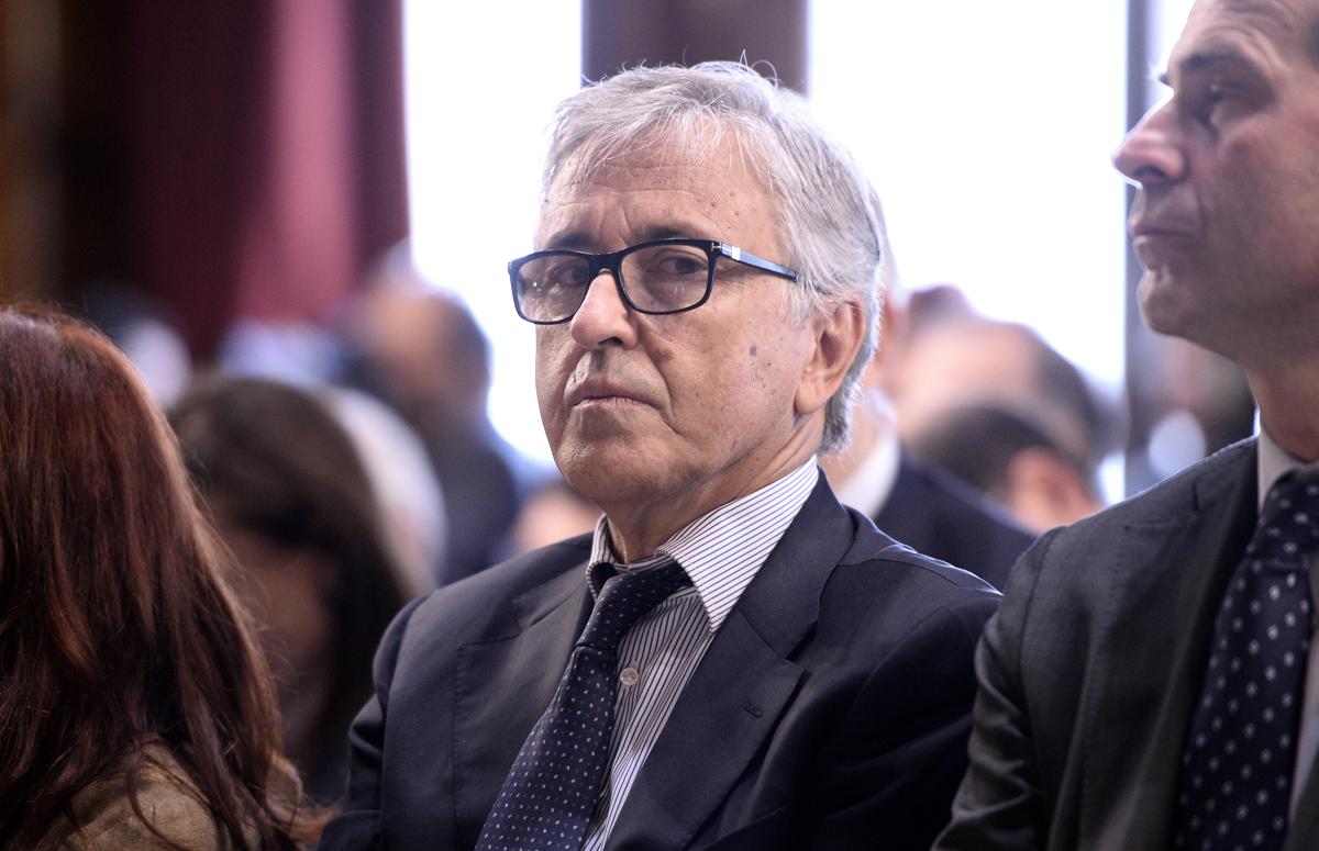 Antiriciclaggio: “Castellucci spostò all’estero 7 mln di buonuscita Aspi”