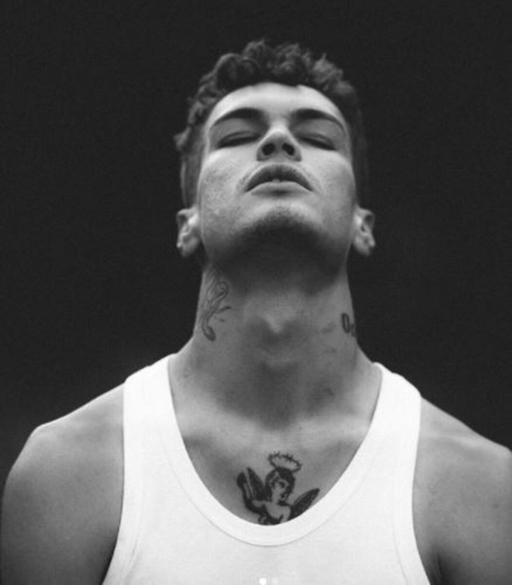 Blanco “schifa” la Juve: scoppia feroce bufera social contro il cantante Blanco “schifa” la Juve: scoppia feroce bufera social contro il cantante