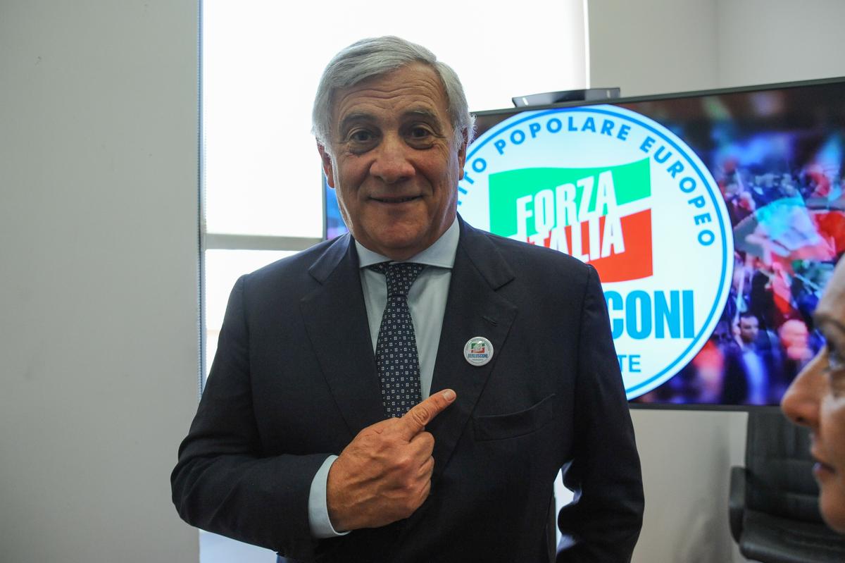 La campagna elettorale corre sui social: LinkedIn trascurato, ma non da Tajani La campagna elettorale corre sui social: LinkedIn trascurato, ma non da Tajani
