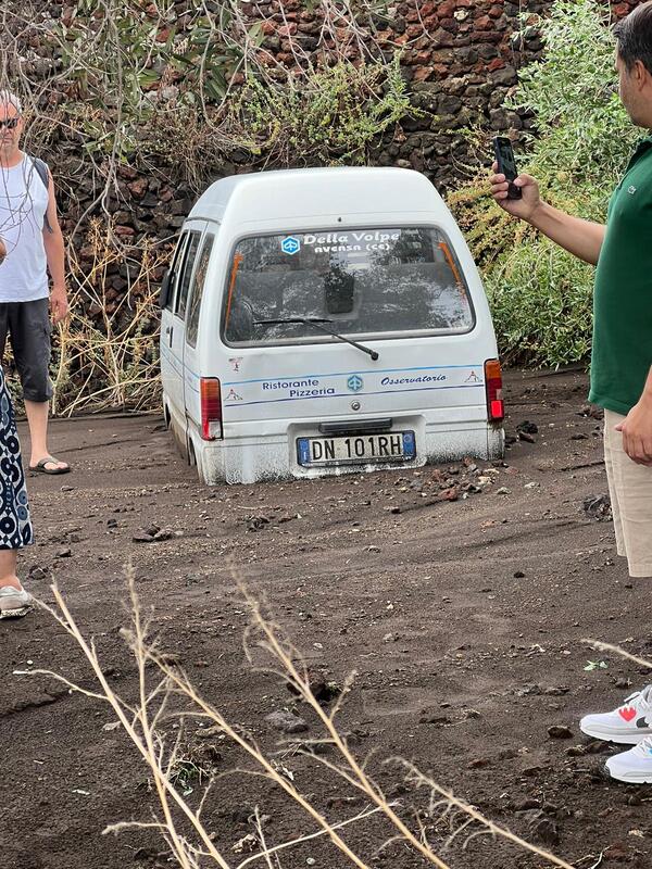 Catastrofe a Stromboli, fango ovunque: il reportage esclusivo con foto e video Catastrofe a Stromboli, fango ovunque: il reportage esclusivo con foto e video