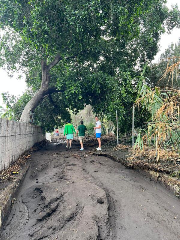 Catastrofe a Stromboli, fango ovunque: il reportage esclusivo con foto e video Catastrofe a Stromboli, fango ovunque: il reportage esclusivo con foto e video