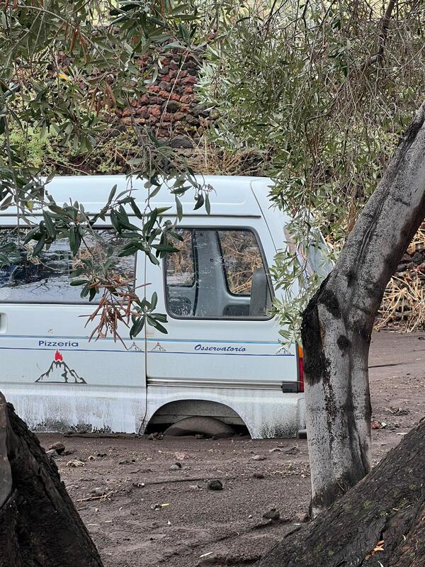 Catastrofe a Stromboli, fango ovunque: il reportage esclusivo con foto e video Catastrofe a Stromboli, fango ovunque: il reportage esclusivo con foto e video