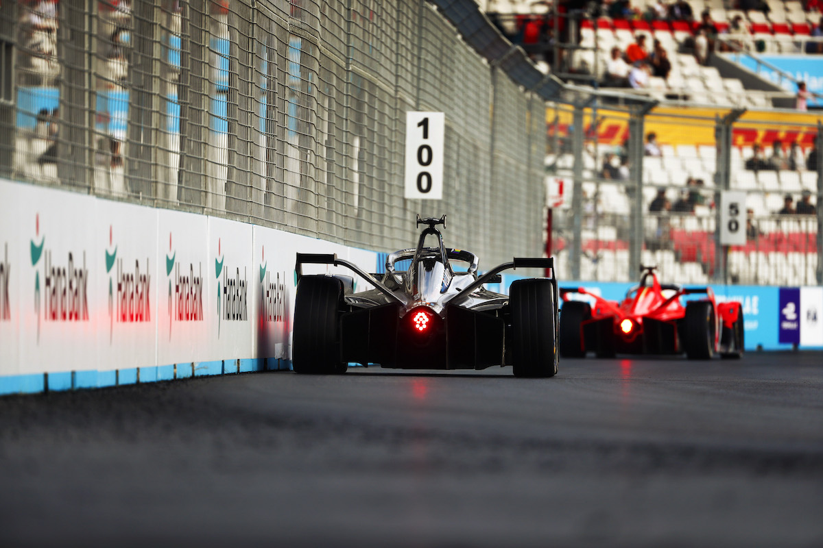 Mitch Evans vince la gara di apertura dell’Hana Bank Seoul E-Prix Mitch Evans vince la gara di apertura dell’Hana Bank Seoul E-Prix
