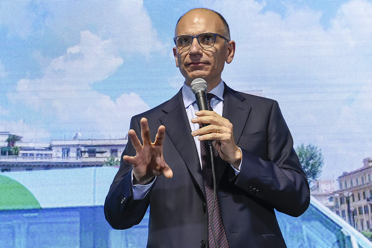Pd: è scontro aperto sulle candidature. Letta rinvia la direzione sulle liste Pd: è scontro aperto sulle candidature. Letta rinvia la direzione sulle liste