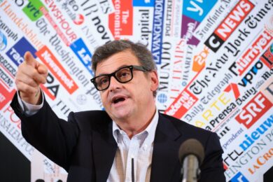Calenda fa il boss dei Parioli e sfida tutti i leader in tv