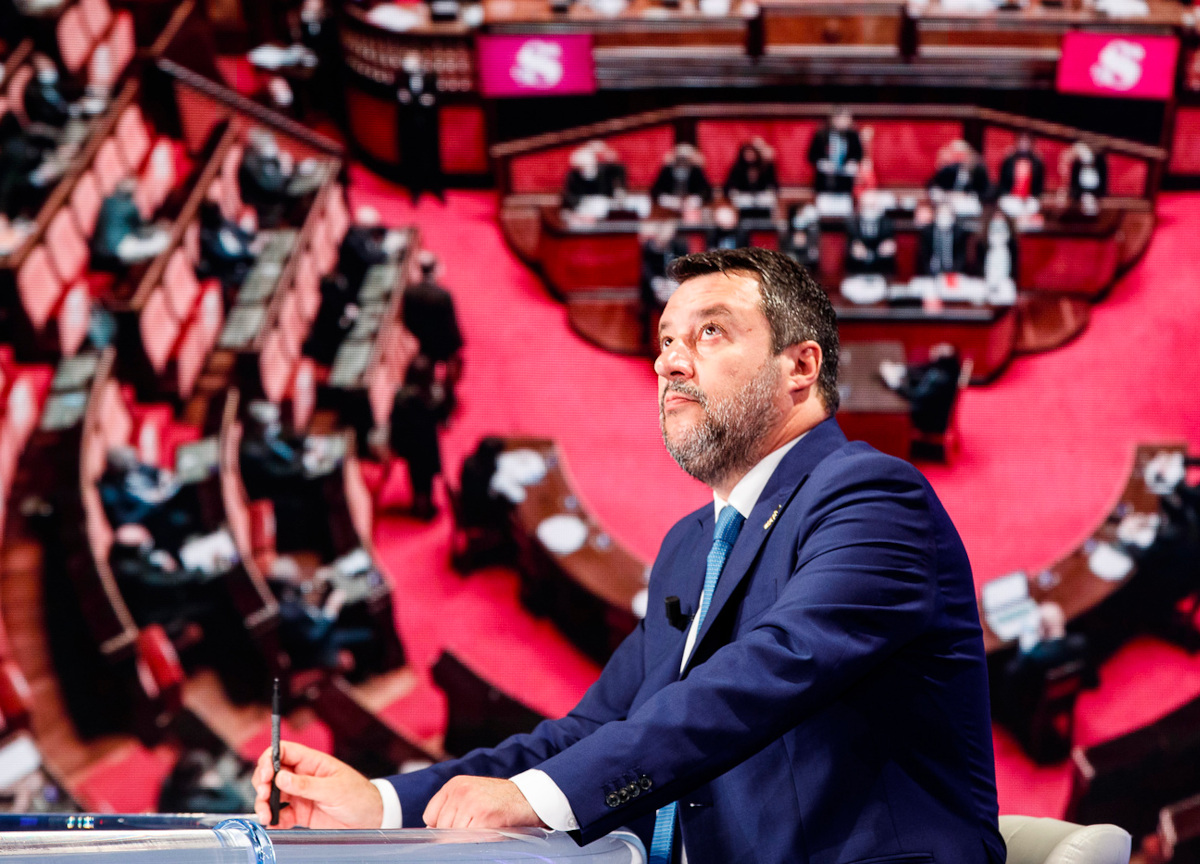 Cdx, Salvini affonda Crisanti: “Noi candidiamo persone perbene, non telestar” Cdx, Salvini affonda Crisanti: “Noi candidiamo persone perbene, non telestar”