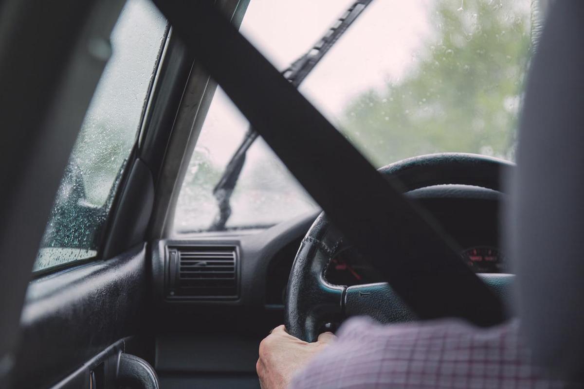 Come trovare la posizione di guida corretta: dal sedile al volante Come trovare la posizione di guida corretta: dal sedile al volante