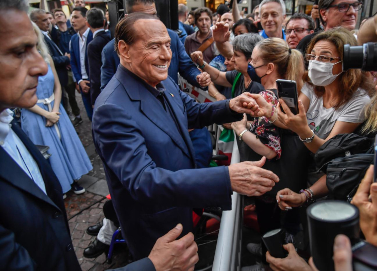 Fi, Berlusconi: “Aiuterò Lega e Fdi ad entrare nel Ppe. Draghi? Una risorsa” Fi, Berlusconi: “Aiuterò Lega e Fdi ad entrare nel Ppe. Draghi? Una risorsa”
