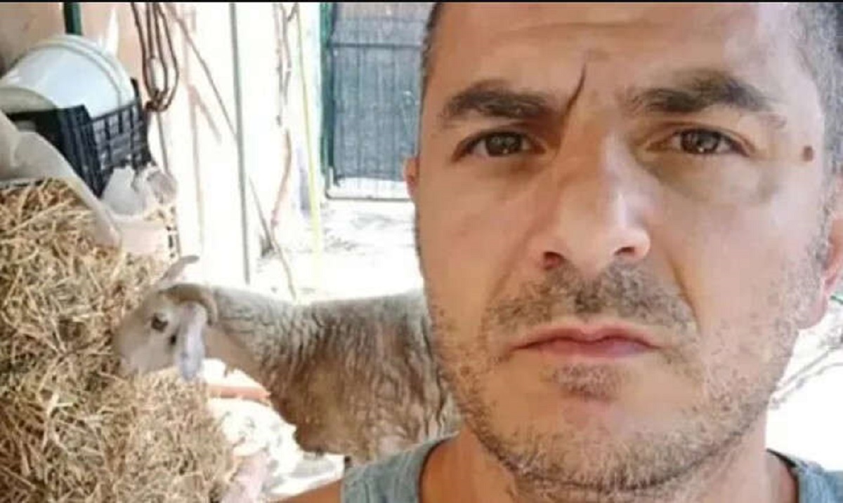 Salerno, panettiere ucciso da moglie e figlio: incastrati da un video choc Salerno, panettiere ucciso da moglie e figlio: incastrati da un video choc