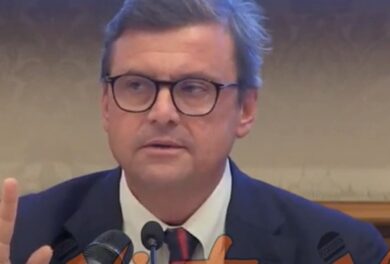 Calenda:”Cinque minuti dopo le elezioni il Pd tornerà alleato del M5S”