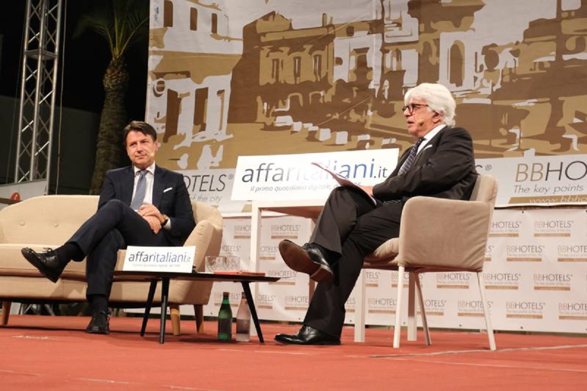 Galleria foto 'La Piazza fa rumore anche su Radio 24: intervista al direttore Perrino' - foto 1