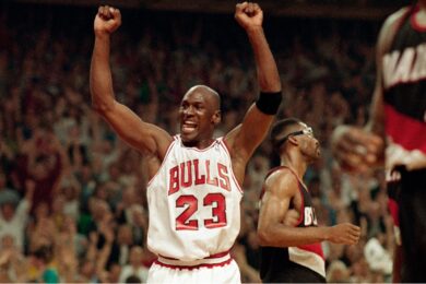 All’asta l’ultima maglia di Michael Jordan con i Bulls: vale 5 milioni