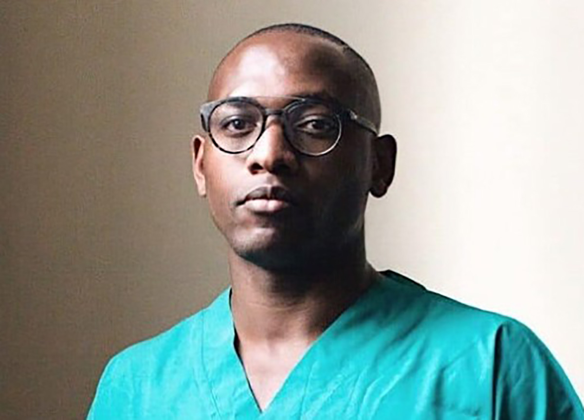 Udine, insulti razzisti a un medico camerunense: “Mi attacchi le malattie” Udine, insulti razzisti a un medico camerunense: “Mi attacchi le malattie”
