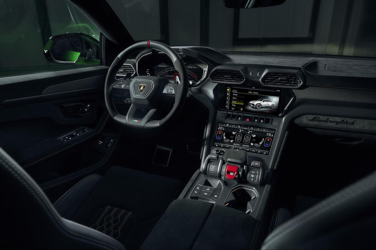 Nuovo Lamborghini Urus Performante, rivoluziona il segmento dei Super SUV Nuovo Lamborghini Urus Performante, rivoluziona il segmento dei Super SUV