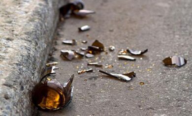 Lite a colpi di bottiglia in via Lecco, i Carabinieri arrestano due persone