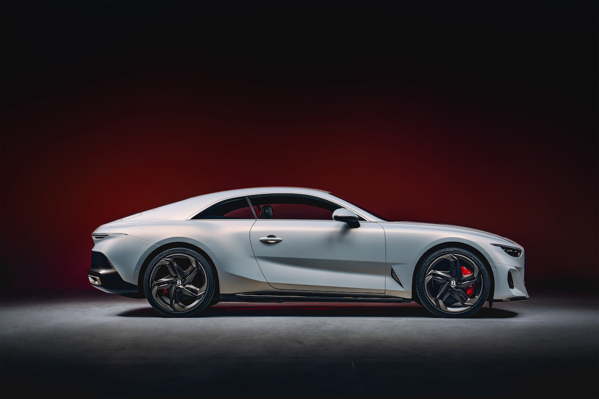 La nuova Batur coupé anticipa il nuovo linguaggio di design di Bentley