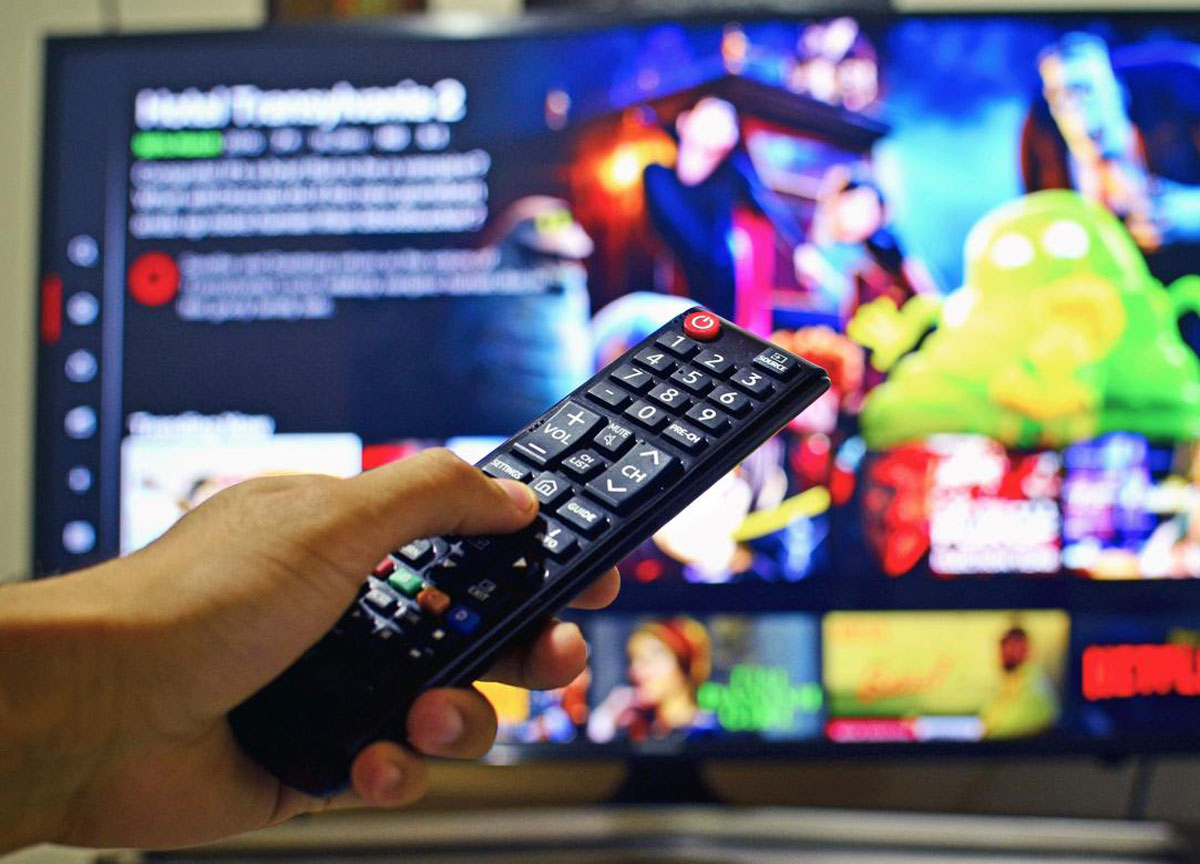 Terza età, meno televisione e più computer per avere meno rischi di demenza Terza età, meno televisione e più computer per avere meno rischi di demenza