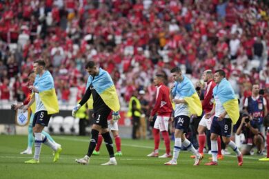 Ucraina: il campionato di calcio è ripartito sotto le bombe
