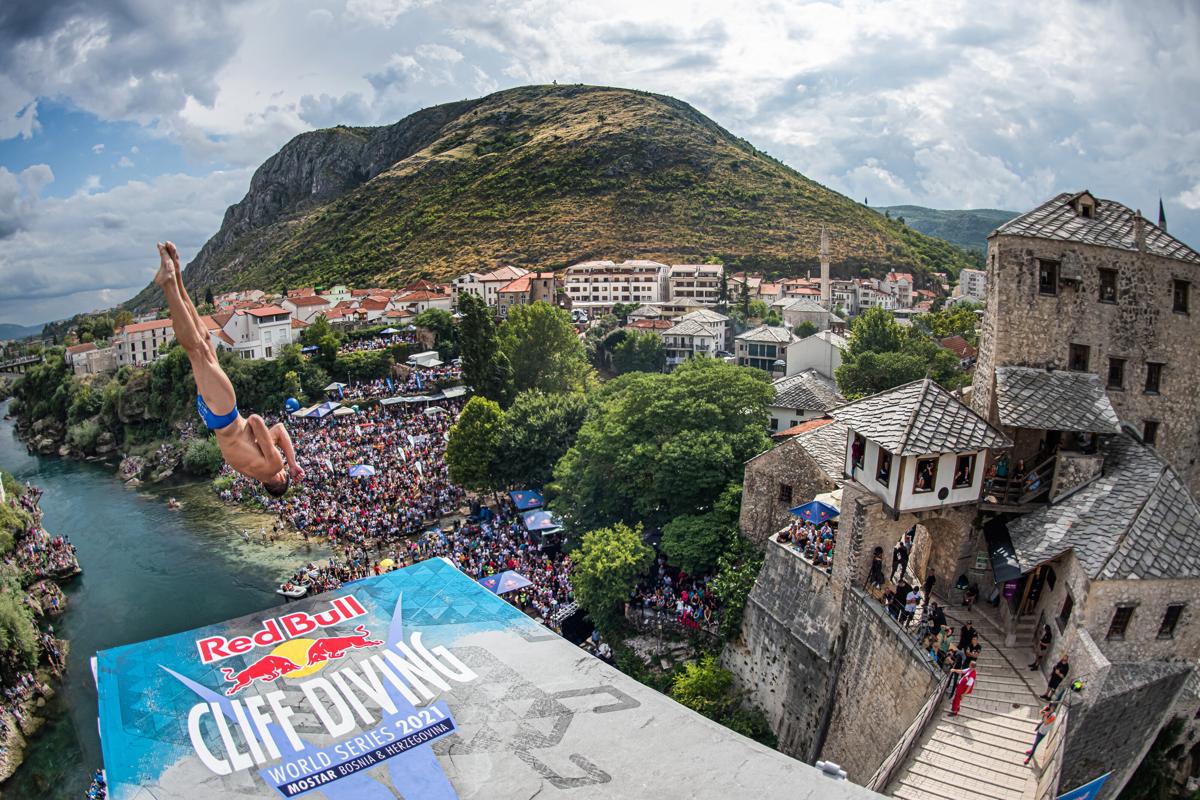 Red Bull Cliff Diving, l’iconica World Series fa tappa allo Stari Most Red Bull Cliff Diving, l’iconica World Series fa tappa allo Stari Most