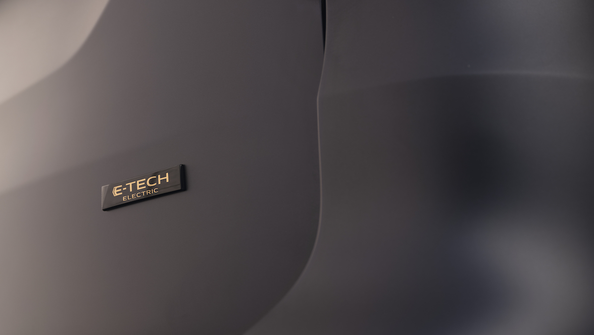 Renault apre una nuova strada sulla  voglia di evadere con Hippie Caviar Motel