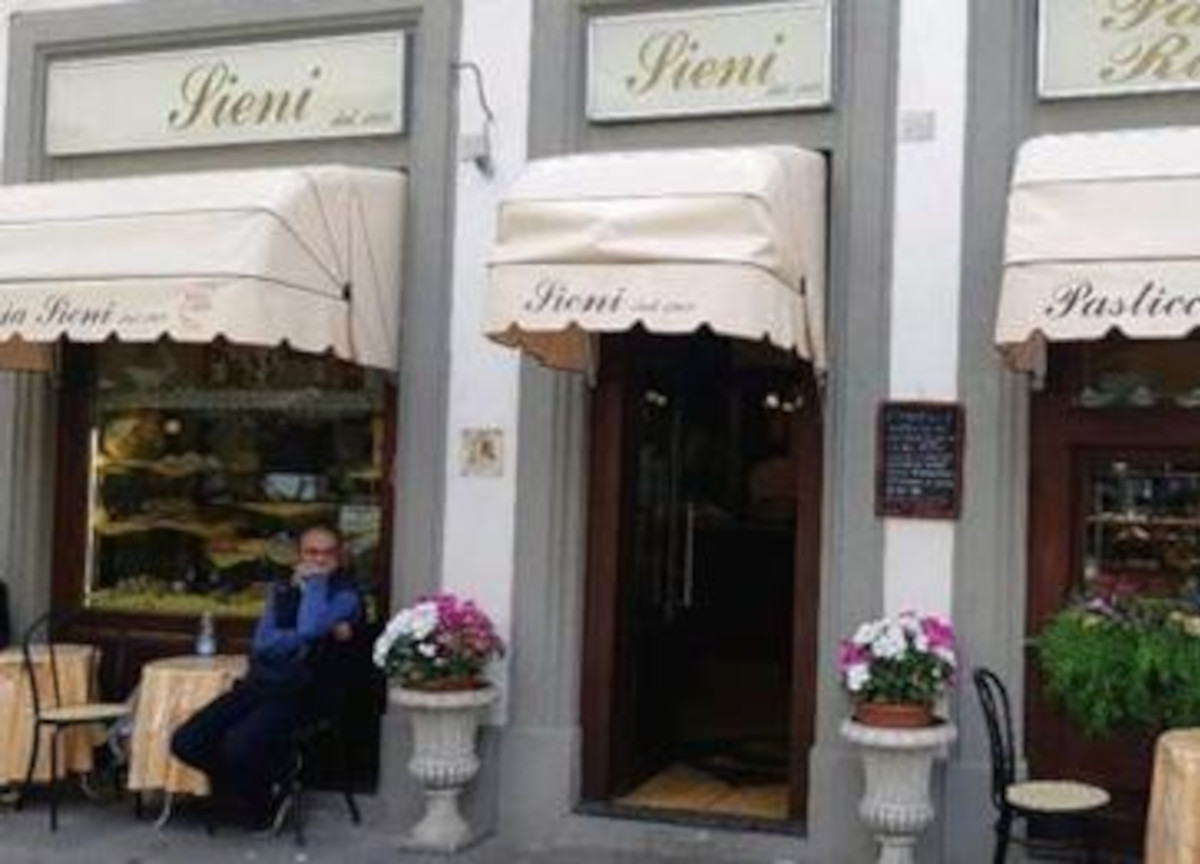 Bolletta di luglio da 10mila €, chiude la storica pasticceria Sieni a Firenze Bolletta di luglio da 10mila €, chiude la storica pasticceria Sieni a Firenze