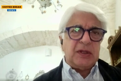 Perrino presenta La Piazza su La 7 col sondaggio-choc: “Cdx su di 16 punti”