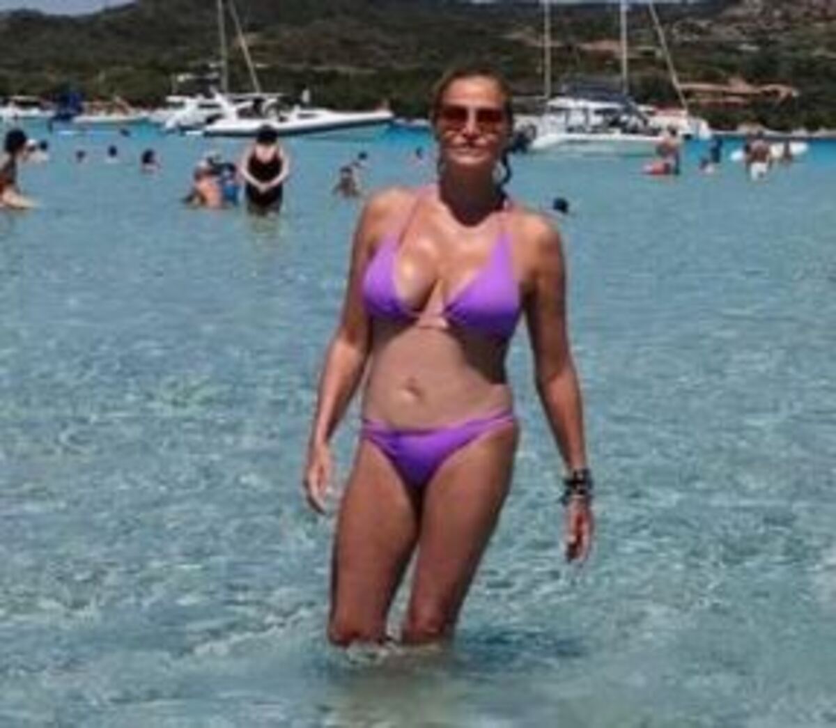 “Sembra Emilio Fede”, Simona Ventura aggredita dagli haters: rimosso il video “Sembra Emilio Fede”, Simona Ventura aggredita dagli haters: rimosso il video