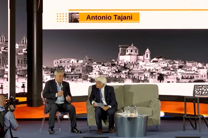Tajani e Meloni protagonisti a La Piazza: la prima serata, video