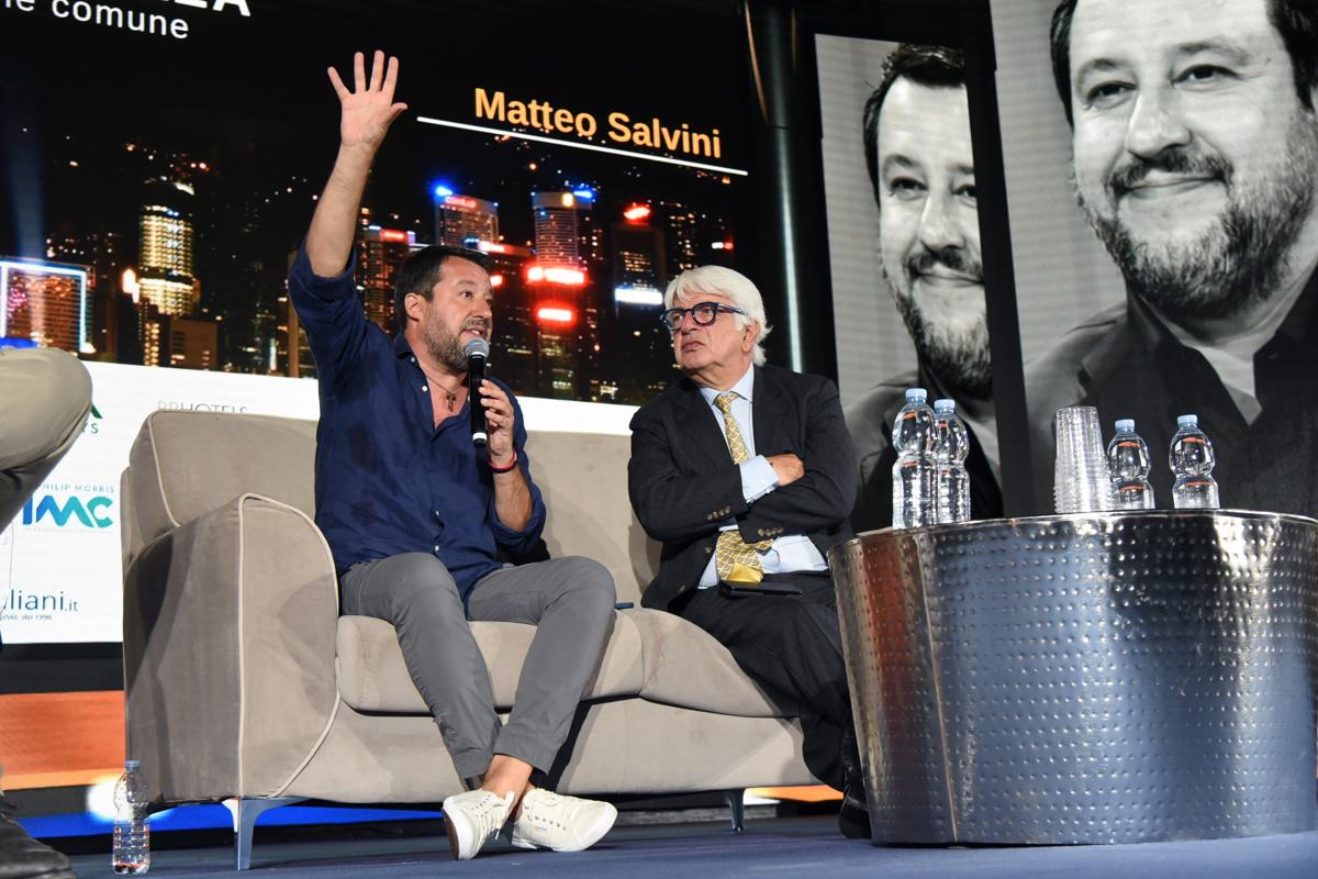 Salvini a La Piazza: “Meloni premier? Siamo tutti in corsa, non solo lei” Salvini a La Piazza: “Meloni premier? Siamo tutti in corsa, non solo lei”